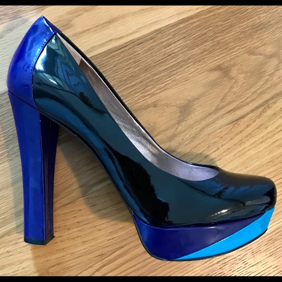 BCBG heels - Picture 5 of 8